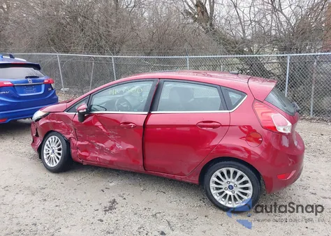 2015 Ford Fiesta Titanium из США, поврежденный, VIN 3FADP4FJ9FM210743